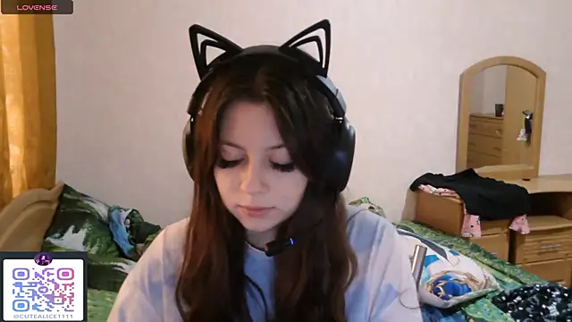 Snapshot of RendyDow chatting on September 23, 7:33 am RendyDow online show from September 23, 7:33 am