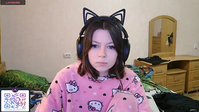 Snapshot of RendyDow chatting on October 2, 7:37 am RendyDow online show from October 2, 7:37 am