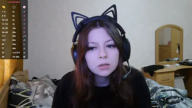 Snapshot of RendyDow chatting on October 31, 8:04 am RendyDow online show from October 31, 8:04 am