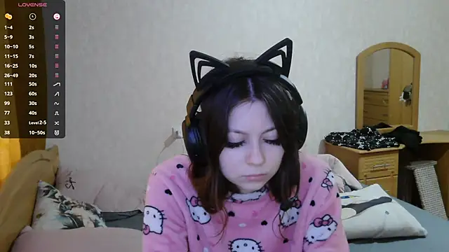 Snapshot of RendyDow chatting on November 6, 7:53 am RendyDow online show from November 6, 7:53 am