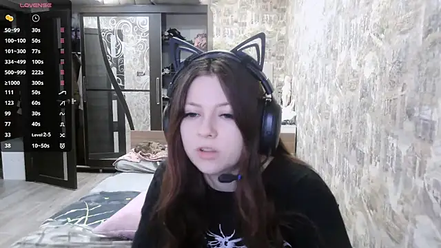 Snapshot of RendyDow chatting on November 13, 8:35 am RendyDow online show from November 13, 8:35 am