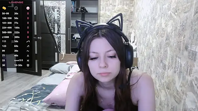 Snapshot of RendyDow chatting on November 15, 8:33 am RendyDow online show from November 15, 8:33 am