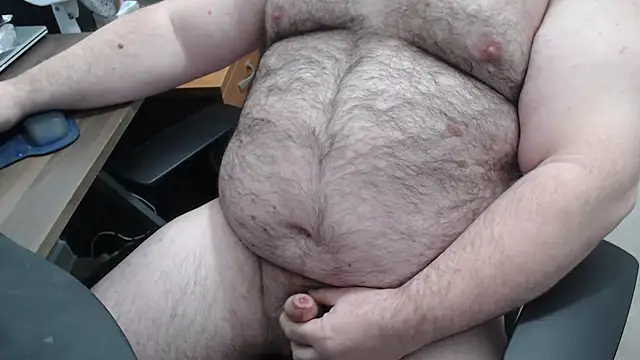 Snapshot of SmallBearUK chatting on January 15, 9:25 am SmallBearUK online show from January 15, 9:25 am