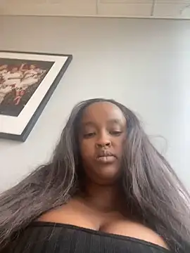 Snapshot of BadbitchK chatting on March 6, 1:24 pm BadbitchK online show from March 6, 1:24 pm