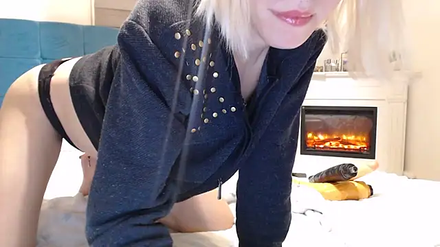 ElssaRush online show from October 31, 3:57 pm