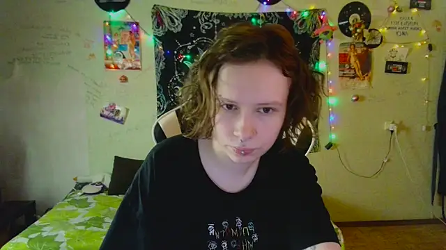 Snapshot of Lil_foxxx chatting on January 9, 11:24 am Lil foxxx online show from January 9, 11:24 am