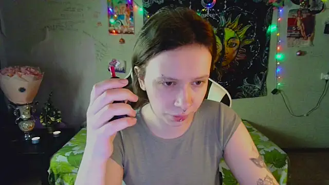 Snapshot of Lil_foxxx chatting on January 13, 2:44 pm Lil foxxx online show from January 13, 2:44 pm