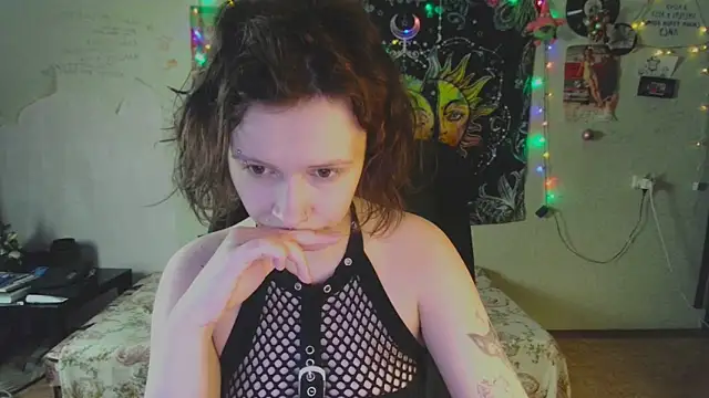 Snapshot of Lil_foxxx chatting on February 3, 11:54 pm Lil foxxx online show from February 3, 11:54 pm