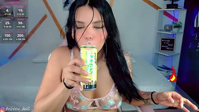 Snapshot of Ashley_dolll chatting on March 18, 9:10 pm Ashley dolll online show from March 18, 9:10 pm