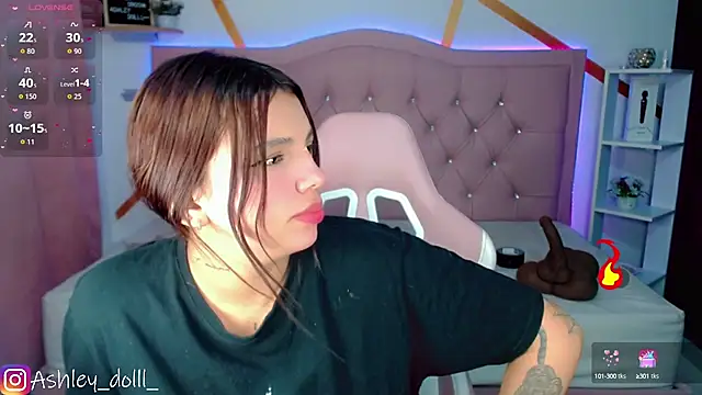 Snapshot of Ashley_dolll chatting on October 3, 9:12 pm Ashley dolll online show from October 3, 9:12 pm