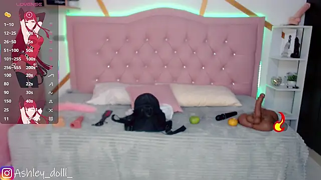 Snapshot of Ashley_dolll chatting on November 4, 9:03 pm Ashley dolll online show from November 4, 9:03 pm