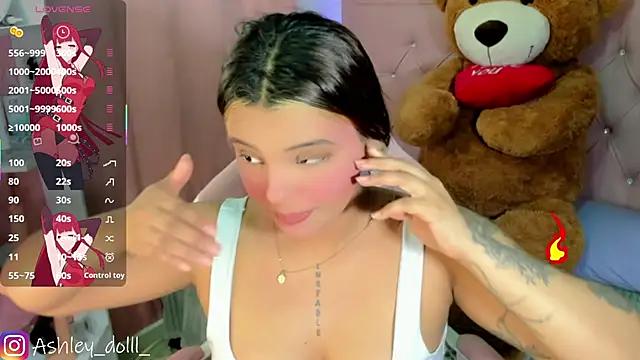 Snapshot of Ashley_dolll chatting on December 3, 9:02 pm Ashley dolll online show from December 3, 9:02 pm