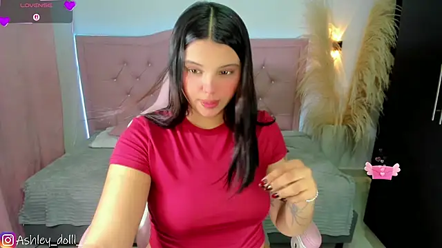 Snapshot of Ashley_dolll chatting on July 15, 9:09 pm Ashley dolll online show from July 15, 9:09 pm