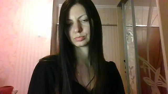 AliseWats online show from March 13, 9:05 pm