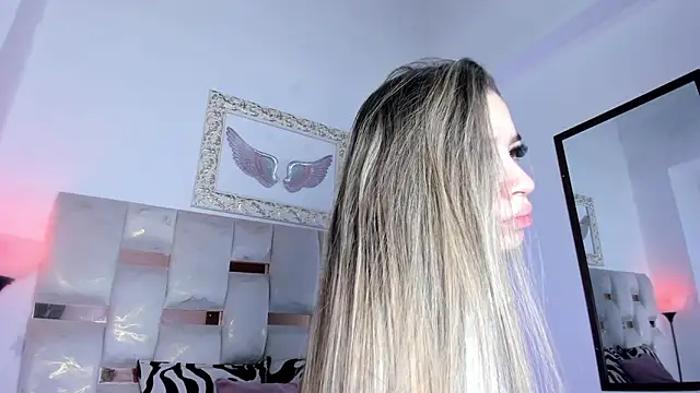 Lola Blondie online show from December 18, 1:17 pm