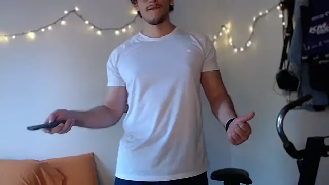 Snapshot of chicoinhibido chatting on December 15, 8:46 pm chicoinhibido online show from December 15, 8:46 pm