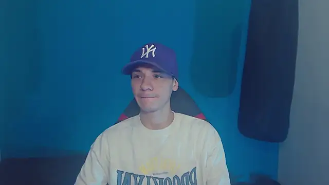 Snapshot of Burperking420_ chatting on March 16, 9:37 pm Burperking420 online show from March 16, 9:37 pm