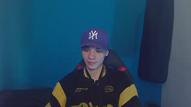 Snapshot of Burperking420_ chatting on March 19, 6:44 pm Burperking420 online show from March 19, 6:44 pm