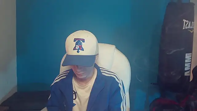 Snapshot of Burperking420_ chatting on October 21, 9:59 pm Burperking420 online show from October 21, 9:59 pm