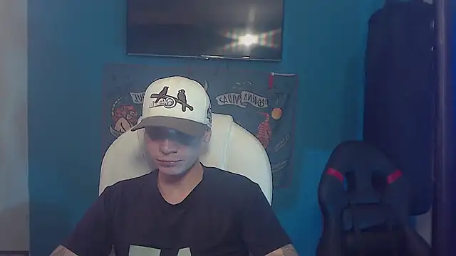 Snapshot of Burperking420_ chatting on February 4, 8:36 pm Burperking420 online show from February 4, 8:36 pm