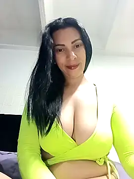 DaphneRosses online show from April 17, 1:47 pm