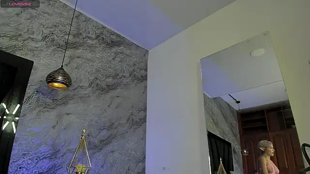 Snapshot of Samantha-Harpper chatting on October 19, 11:27 pm Samantha-Harpper online show from October 19, 11:27 pm