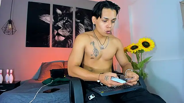 Draco collins online show from December 5, 8:05 pm