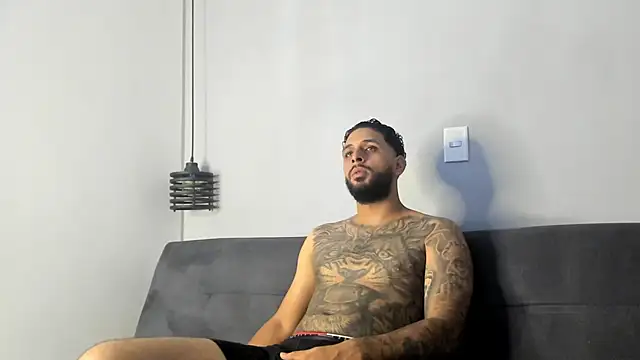 ASHLEY AND ASH online show from September 15, 10:10 pm