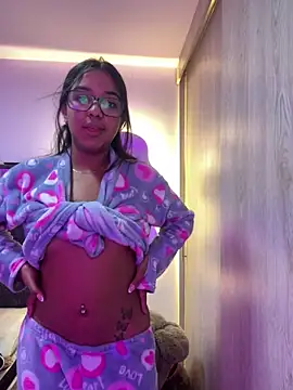 Snapshot of sofi_grisaless chatting on October 17, 11:24 am sofi grisaless online show from October 17, 11:24 am