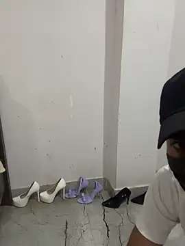 Hotswetie online show from March 10, 3:20 pm