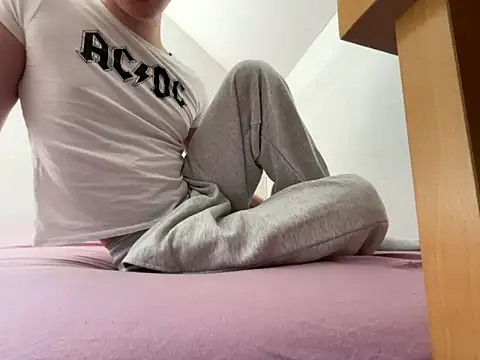 lukaskrtr online show from March 13, 11:39 am