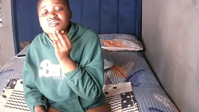 SexyShybarbie online show from April 3, 8:12 am