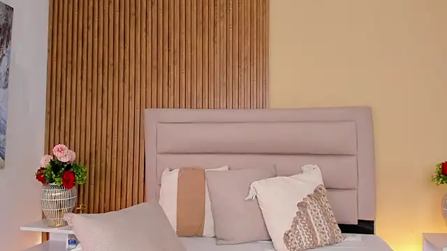 FatimaEvans online show from December 18, 4:57 pm