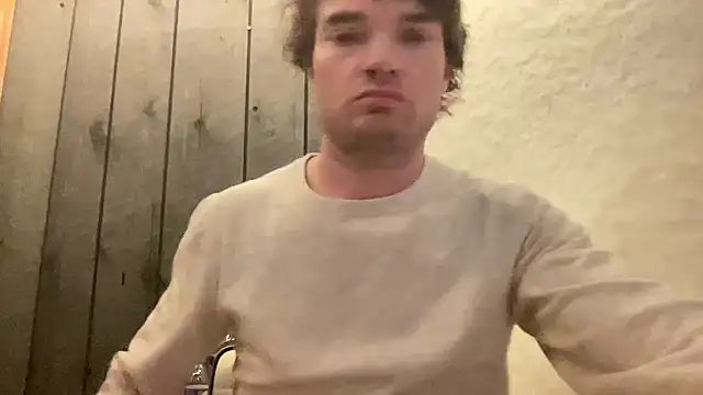 Snapshot of apollo_fun chatting on February 18, 8:43 am apollo fun online show from February 18, 8:43 am