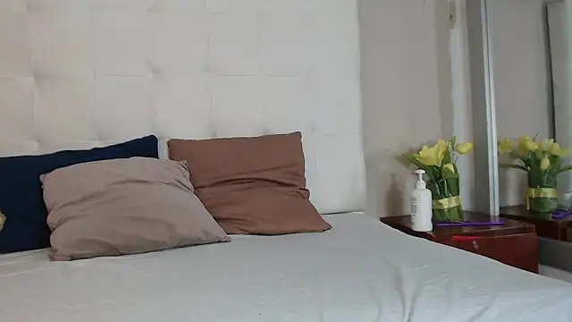 willow smitt online show from January 12, 12:21 pm