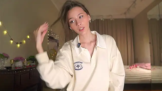 EditaBails online show from March 11, 7:42 pm