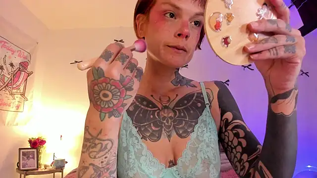 Alessamoth online show from April 12, 7:08 pm