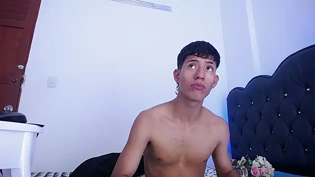 Snapshot of dareck_18 chatting on March 18, 5:52 am dareck 18 online show from March 18, 5:52 am