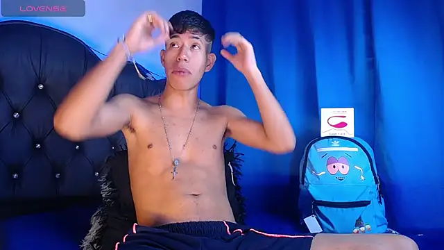 Snapshot of dareck_18 chatting on October 18, 10:05 am dareck 18 online show from October 18, 10:05 am