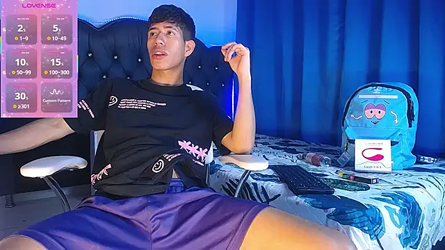 Snapshot of dareck_18 chatting on November 5, 12:32 am dareck 18 online show from November 5, 12:32 am