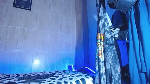 Snapshot of dareck_18 chatting on January 14, 7:41 pm dareck 18 online show from January 14, 7:41 pm