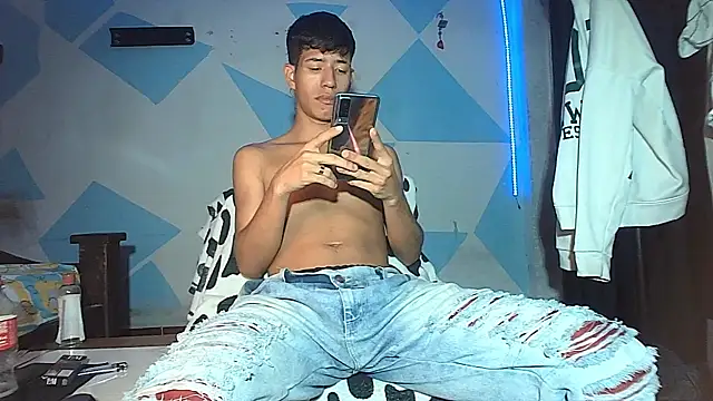 Snapshot of dareck_18 chatting on May 5, 9:45 pm dareck 18 online show from May 5, 9:45 pm