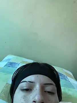 Snapshot of val_zx chatting on March 21, 4:40 pm val zx online show from March 21, 4:40 pm