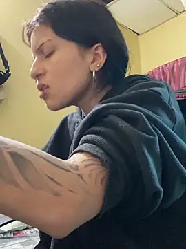 Snapshot of val_zx chatting on September 18, 6:43 pm val zx online show from September 18, 6:43 pm