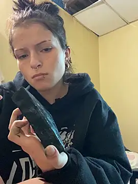 Snapshot of val_zx chatting on October 8, 7:22 pm val zx online show from October 8, 7:22 pm