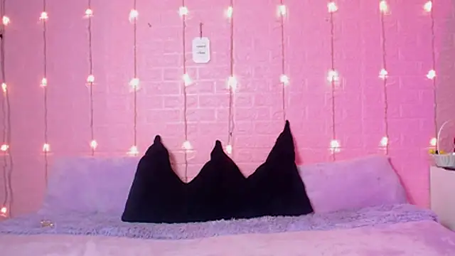 Snapshot of wet_valery chatting on February 27, 9:04 pm wet valery online show from February 27, 9:04 pm