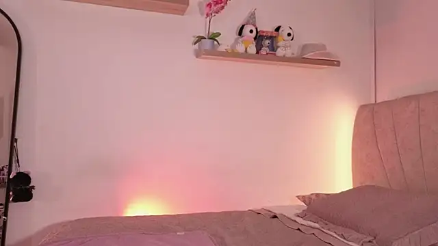 sweetlittlevenus online show from July 12, 9:06 pm