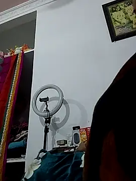 Hotty-Nidhi online show from November 30, 3:27 pm