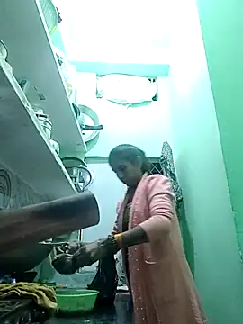 Hotty-Nidhi online show from December 15, 3:49 pm