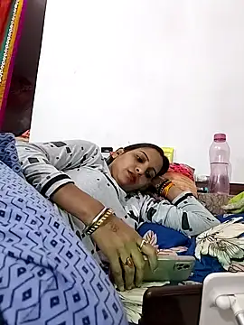 Hotty-Nidhi online show from December 20, 4:14 pm